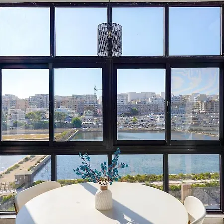 Salina. Peaceful 2 Bedroom Flat Нашшар