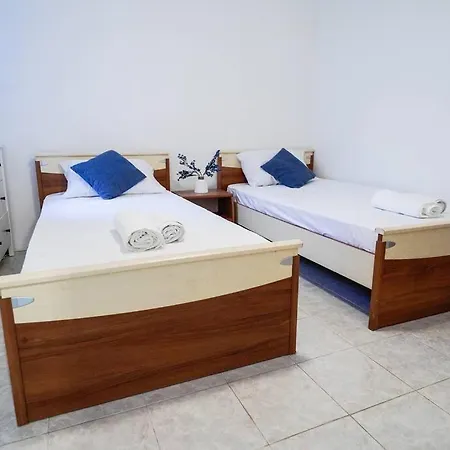 Salina. Peaceful 2 Bedroom Flat *