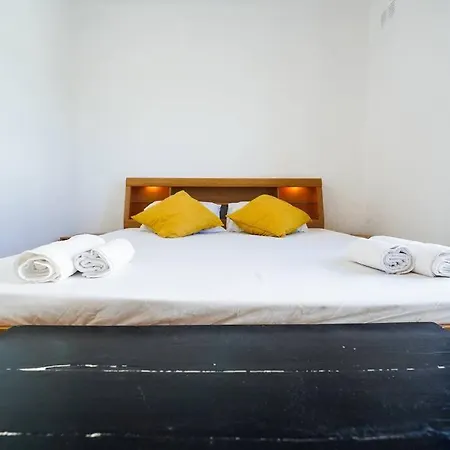 Salina. Peaceful 2 Bedroom Flat Нашшар