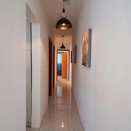 Salina. Peaceful 2 Bedroom Flat