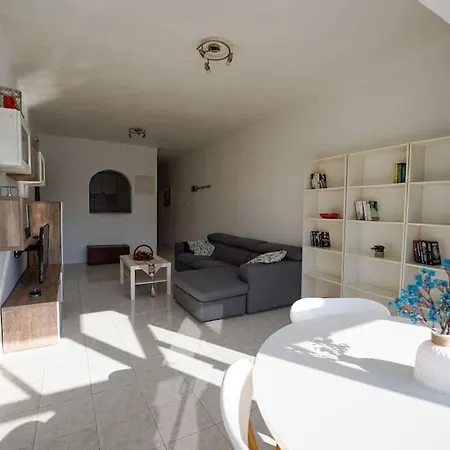 Salina. Peaceful 2 Bedroom Flat