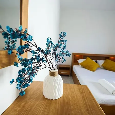 Salina. Peaceful 2 Bedroom Flat